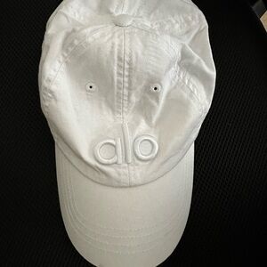 ALO Womens White Cap